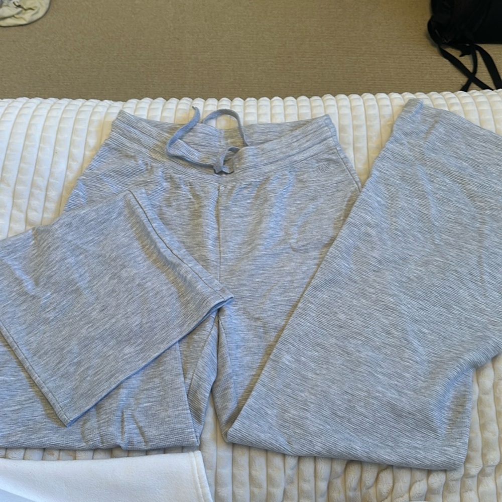 NWOT Aritzia TNA waffle pant